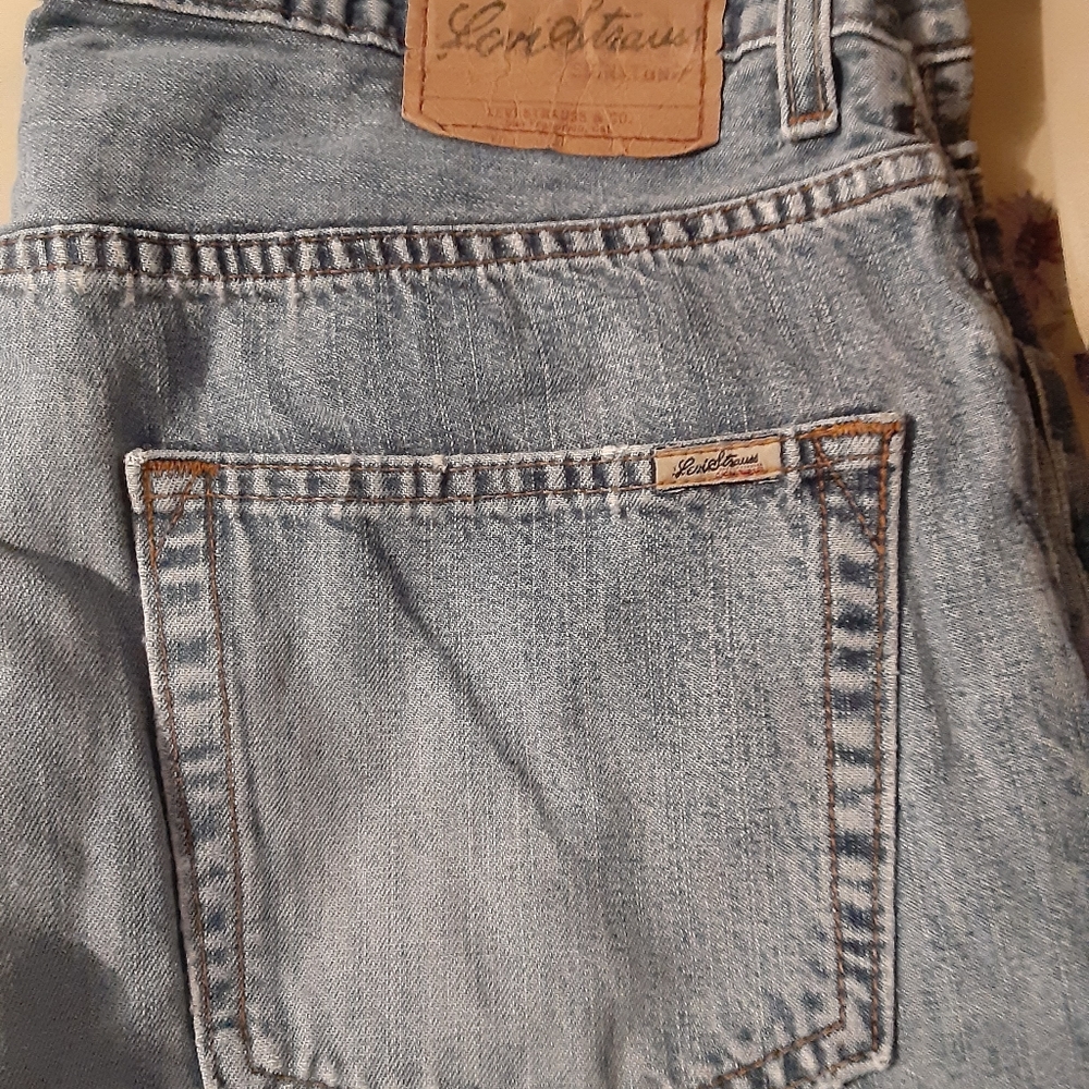 Levis short
